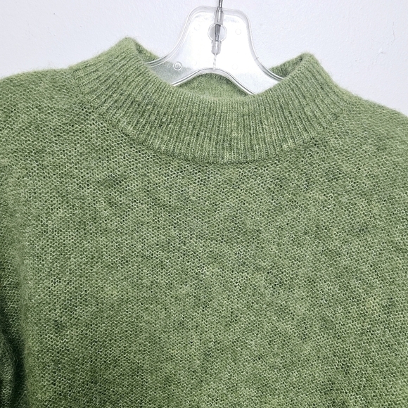 Banana Republic Laine& Alpaca Blend Pistachio Green Small Pullover Sweater. - Picture 11 of 12